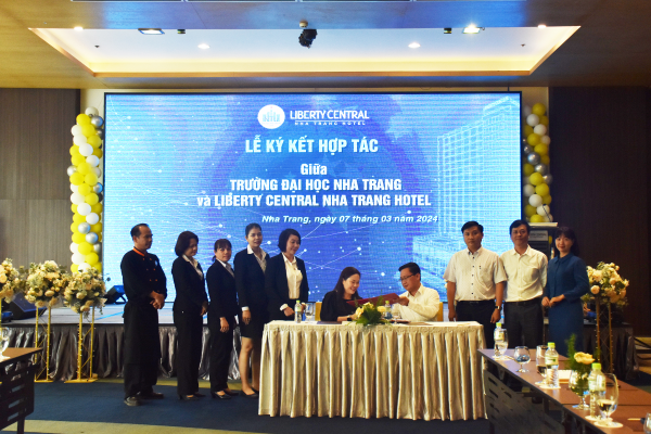 Ký kết hợp tác với Khách sạn Liberty Central Nha Trang