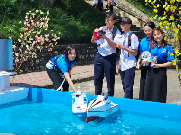 Sôi nổi các hoạt động tại Ngày hội Tư vấn mùa thi diễn ra tại Trường ĐH Nha Trang
