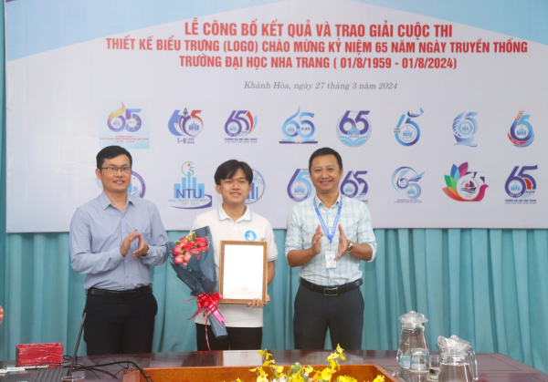 Lễ trao giải Cuộc thi Thiết kế biểu trưng chào mừng 65 năm Ngày Truyền thống Trường ĐH Nha Trang