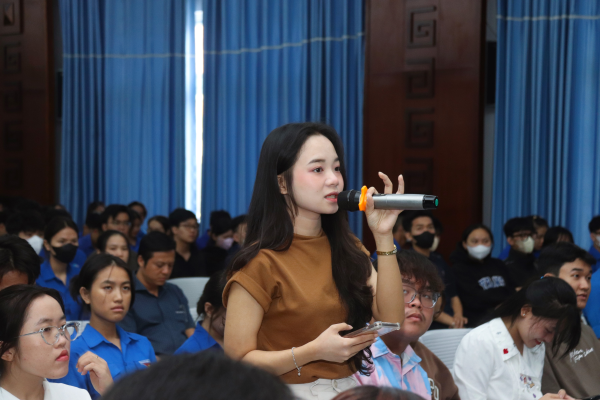 Hội nghị đối thoại giữa lãnh đạo Nhà trường với sinh viên năm học 2023 – 2024