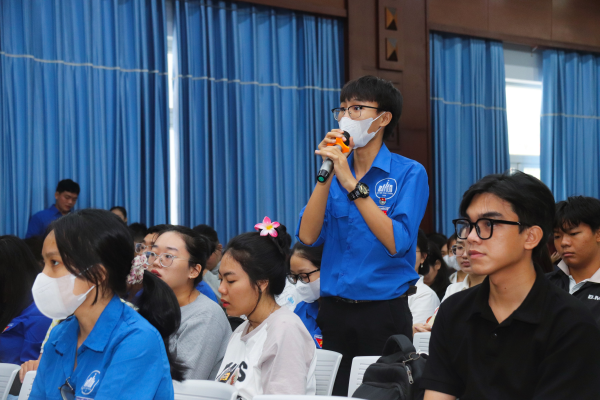 Hội nghị đối thoại giữa lãnh đạo Nhà trường với sinh viên năm học 2023 – 2024