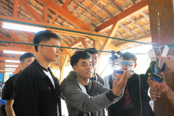 Trường ĐH Nha Trang tổ chức Ngày hội STEM 2024