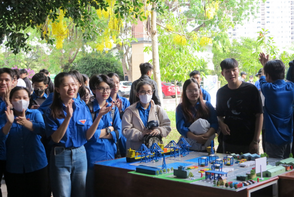 Trường ĐH Nha Trang tổ chức Ngày hội STEM 2024