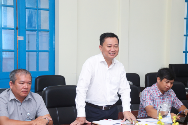 Làm việc với đại diện Tập đoàn Trường Hải