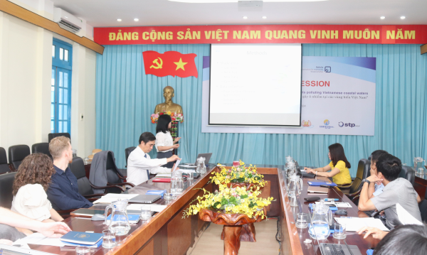 Thảo luận tiến độ dự án “Ngăn ngừa, giảm thiểu và tái chế rác thải ngư cụ gây ô nhiễm tại các vùng biển Việt Nam” (REVFIN)