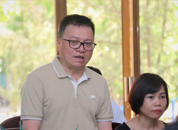 Báo Nhân Dân thăm, tặng quà Trường Đại học Nha Trang