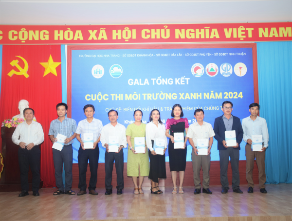 Chương trình Gala Tổng kết cuộc thi Môi trường xanh năm 2024 tại Trường Đại học Nha Trang