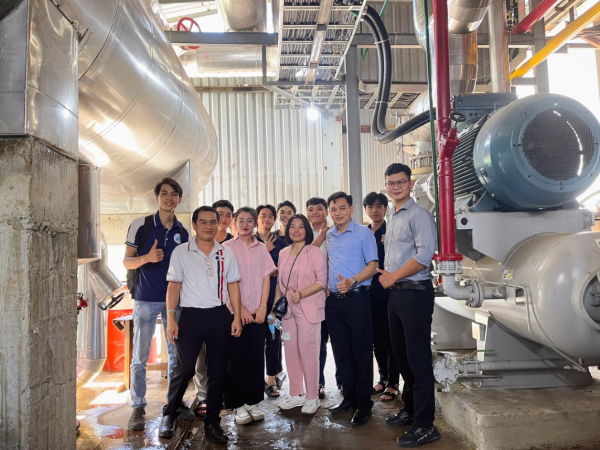 Sinh viên ngành Kỹ thuật Nhiệt tham gia khóa đào tạo chuyên môn về máy lạnh MYCOM