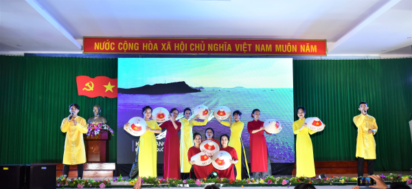 Hội diễn văn nghệ văn nghệ - thời trang Chào mừng 65 năm ngày Truyền thống Trường Đại học Nha Trang
