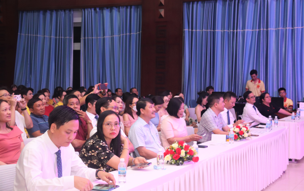 Hội diễn văn nghệ văn nghệ - thời trang Chào mừng 65 năm ngày Truyền thống Trường Đại học Nha Trang