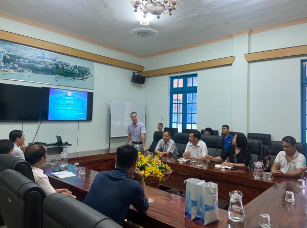 Giảng viên và sinh viên Khoa Cơ khí giao lưu với chuyên gia ngành Kỹ thuật nhiệt