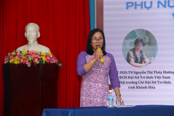 Diễn đàn “Phụ nữ với nghiên cứu khoa học và đổi mới sáng tạo”