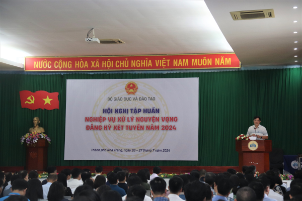 Bộ Giáo dục và Đào tạo tổ chức Tập huấn sử dụng phần mềm xét tuyển sinh trình độ cao đẳng và đại học năm 2024 tại Trường Đại học Nha Trang