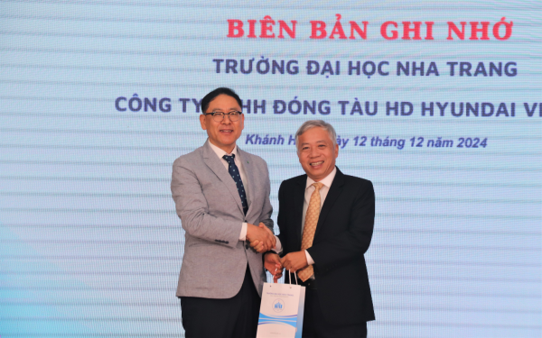 Trường Đại học Nha Trang ký kết thỏa thuận hợp tác với Công ty Đóng tàu HD Hyundai Việt Nam