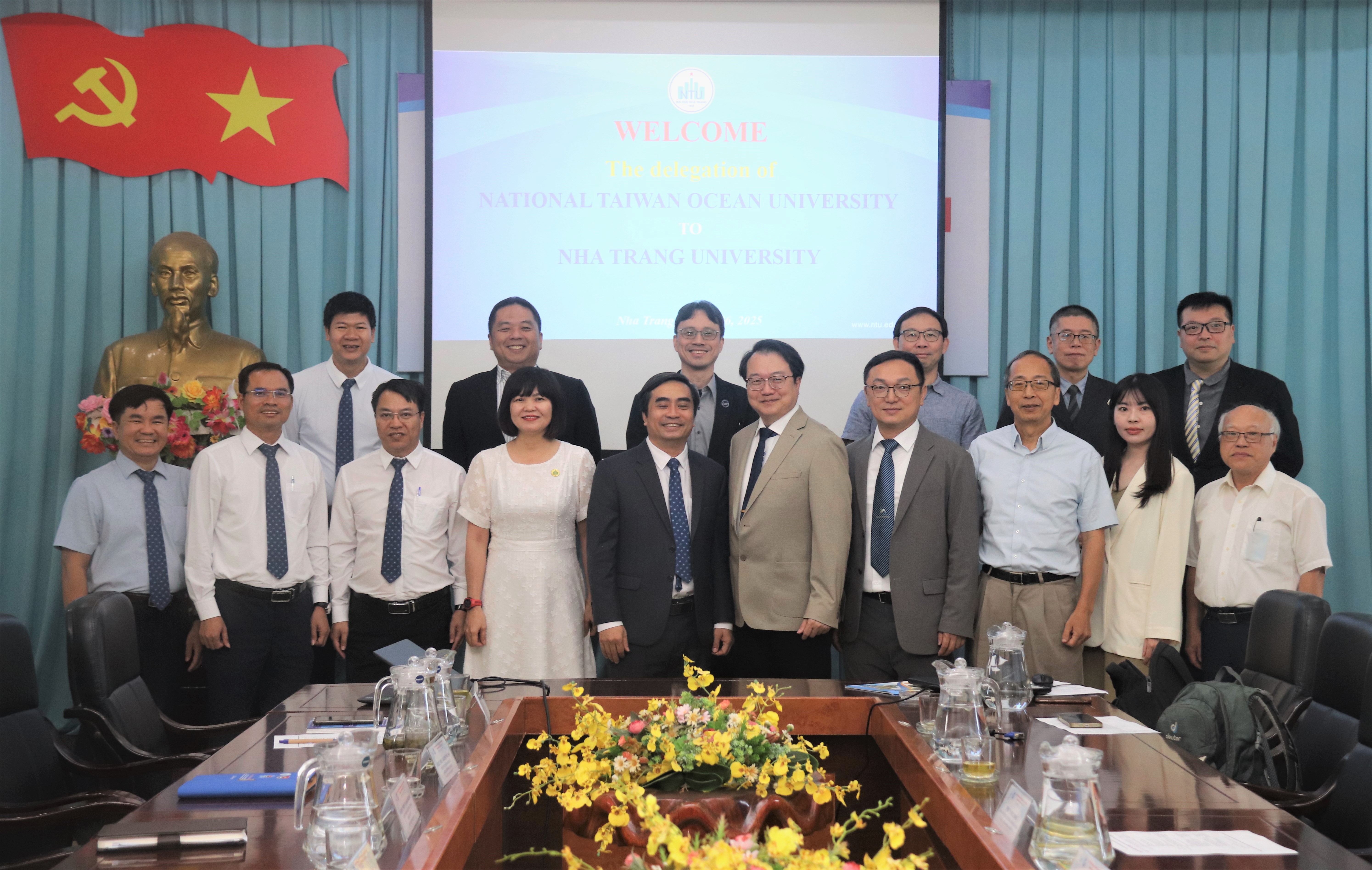 Trường Đại học Nha Trang tiếp đoàn công tác Trường Đại học Quốc lập Hải dương Đài Loan (Trung Quốc)