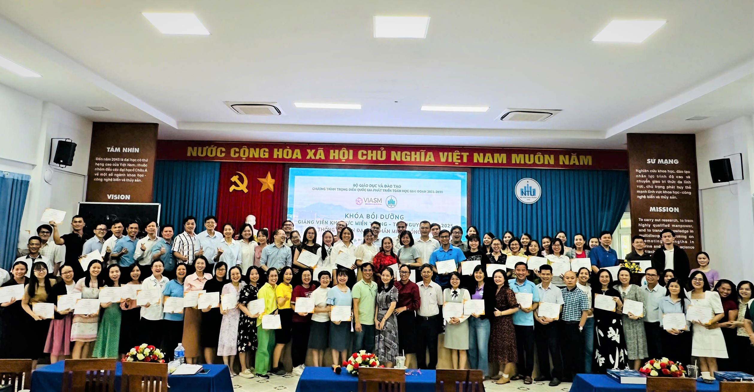 Khóa bồi dưỡng "Thống kê hiện đại với phần mềm thống kê R" cho giảng viên khu vực miền Trung - Tây Nguyên năm 2025 tại Trường Đại học Nha Trang