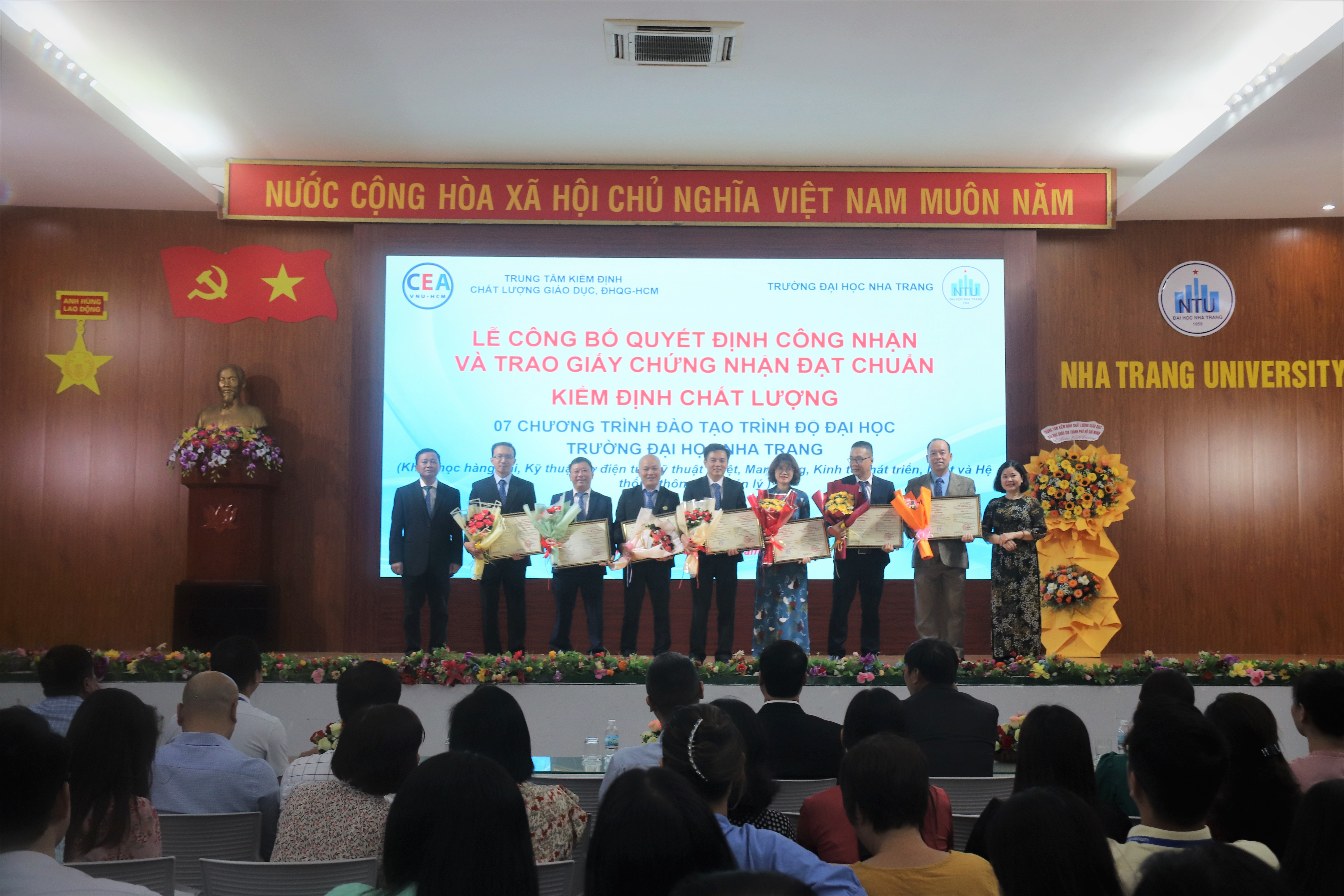 Lễ công bố quyết định công nhận  kiểm định chất lượng 07 chương trình đào tạo