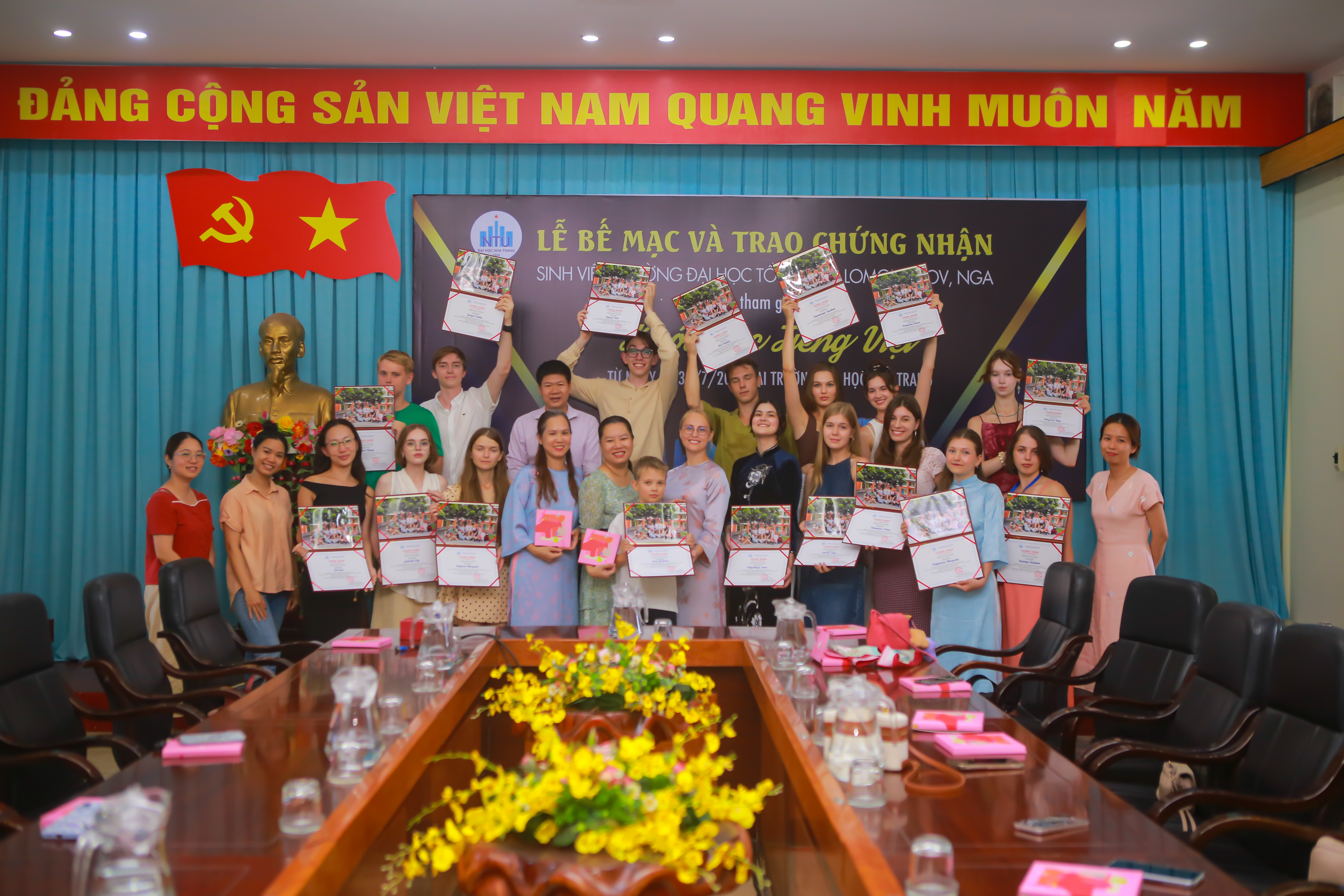 Sinh viên Nga học tiếng Việt tại Nha Trang