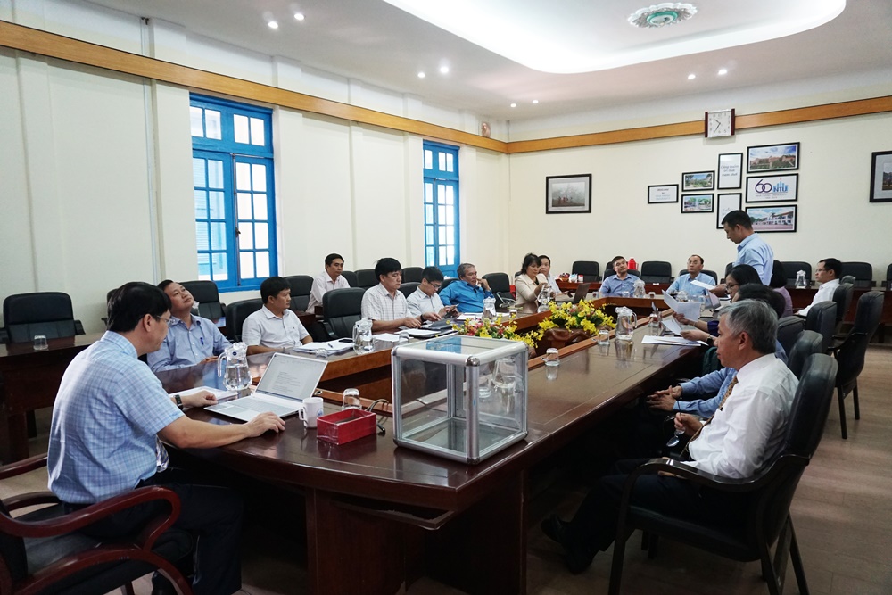Hội nghị Ban chấp hành Đảng ủy lấy ý kiến về việc bổ nhiệm lại Hiệu trưởng, nhiệm kỳ 2020 - 2025.