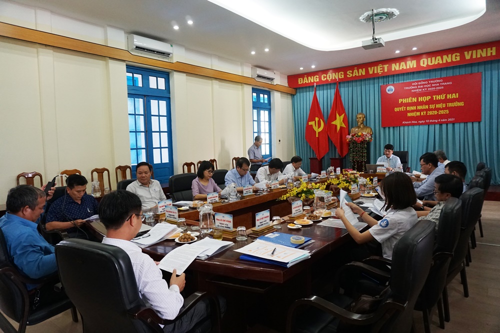 Hội nghị Ban chấp hành Đảng ủy lấy ý kiến về việc bổ nhiệm lại Hiệu trưởng, nhiệm kỳ 2020 - 2025.