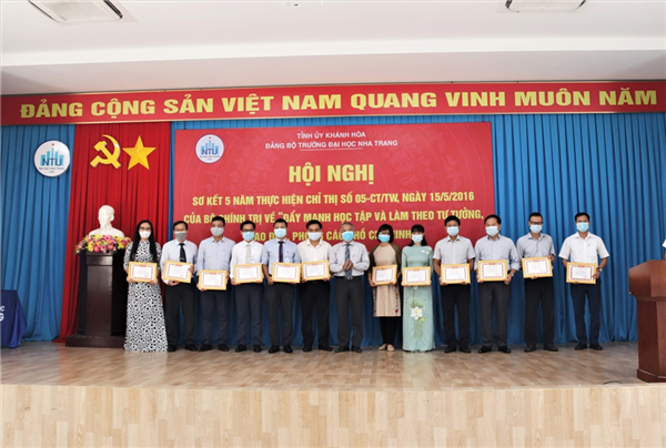 Hội nghị sơ kết 05 năm thực hiện chỉ thị của Bộ Chính trị về “Đẩy mạnh học tập và làm theo tư tưởng, đạo đức, phong cách Hồ Chí Minh”