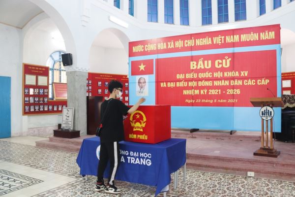 Tổ bầu cử số 11 tại Nhà truyền thống - Trường ĐH Nha Trang